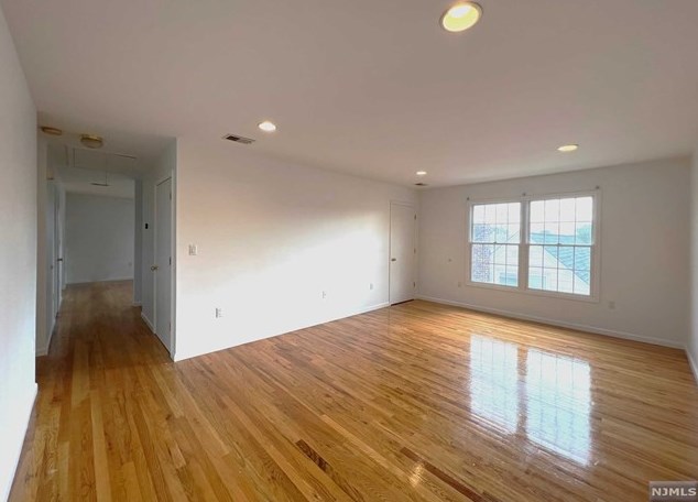 34 1st St #2, North Arlington, NJ 07031