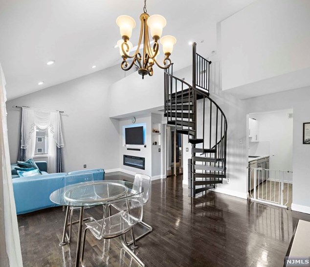 71 Presidential Dr, Englewood NJ  07631-3960 exterior