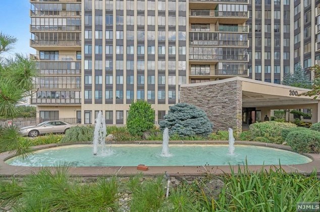 200 Winston Dr #2805, Cliffside Park, NJ 07010
