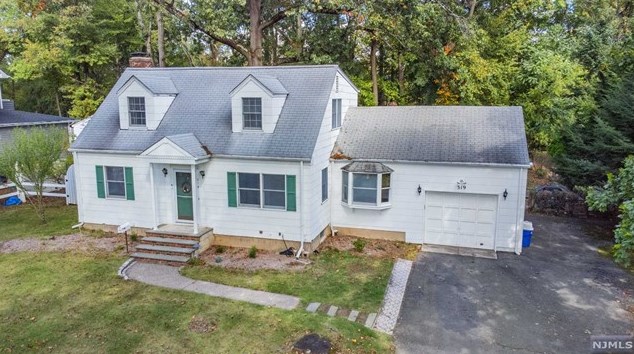 319 Wyckoff Ave, Waldwick, NJ 07463