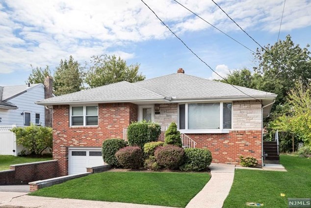 1099 Fairview Ln, West Fort Lee, NJ 07024-1614