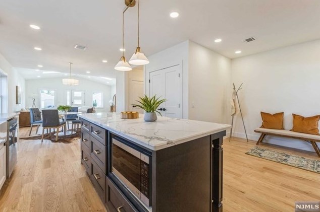 78 Chestnut St, Bergenfield NJ  07621-1432 exterior