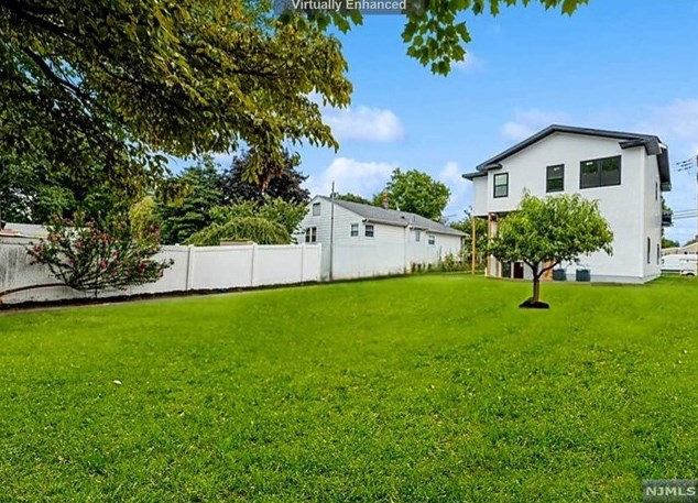 78 Chestnut St, Bergenfield NJ  07621-1432 exterior