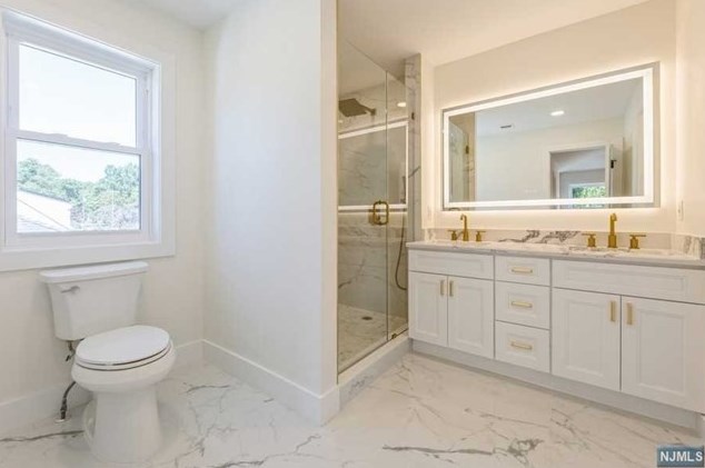 78 Chestnut St, Bergenfield NJ  07621-1432 exterior