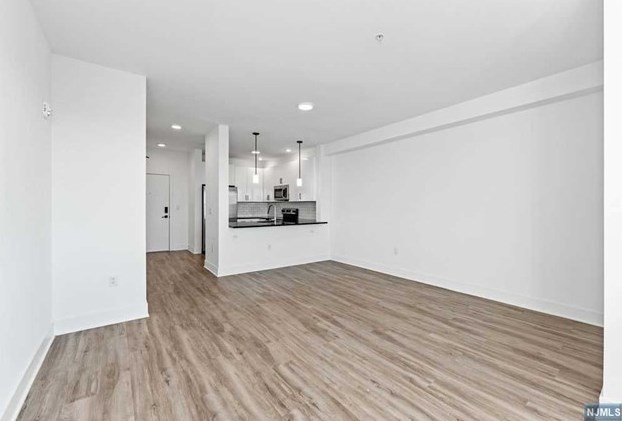 520 Cliff St ##416, Fairview, NJ 07022
