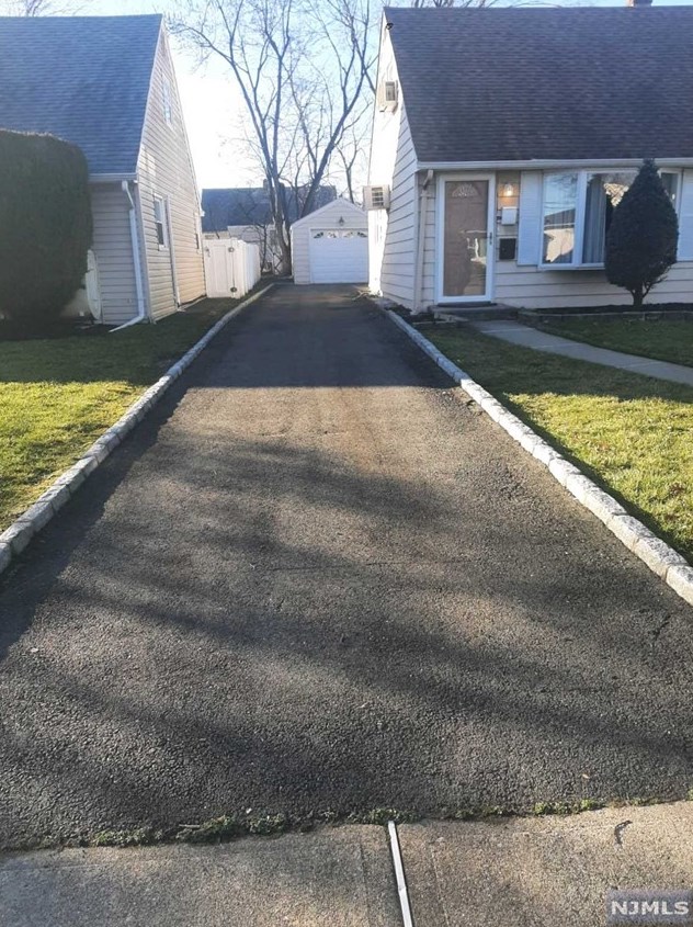 130 Hazley Ave, Rochelle Park, NJ 07662