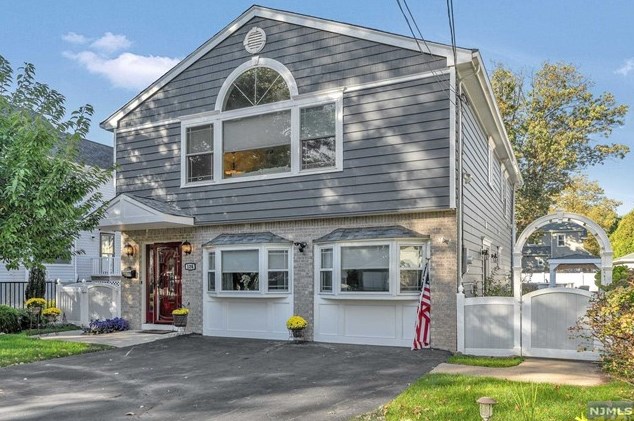 126 Union Pl, Ridgefield Park, NJ 07660