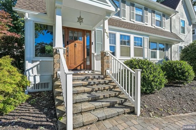 155 Harding Rd, Ridgewood, NJ 07452