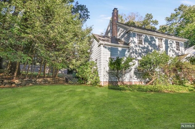 242 Hardenburgh Ave, Demarest, NJ 07627