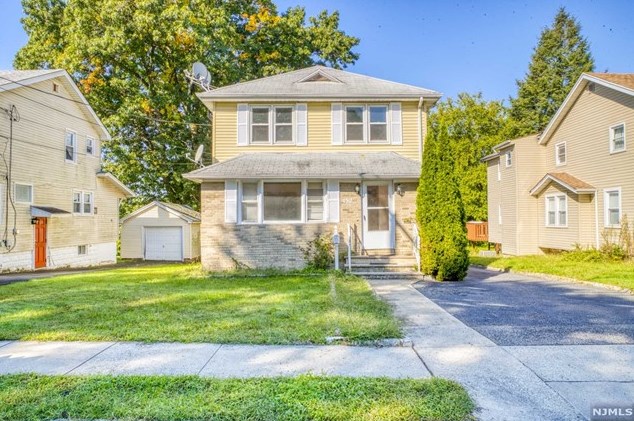 152 Park Ave, Dumont, NJ 07628