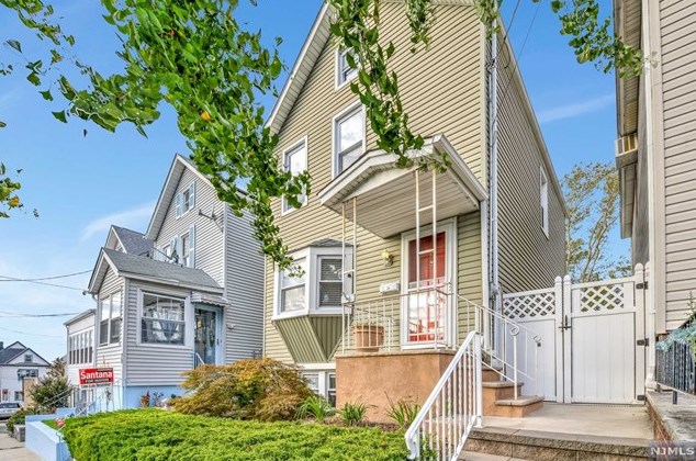 81 Woodland Ave, Kearny, NJ 07032