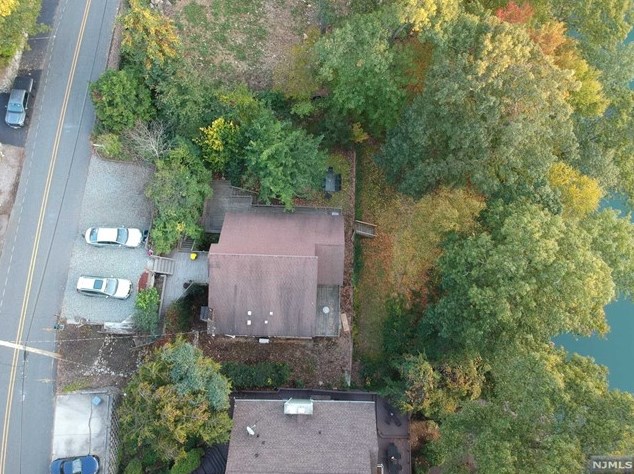 125 Upper Lakeview Ave, Skyline Lakes NJ  07456-2831 exterior