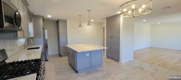 312 Glen Ave, Palisades Park, NJ 07650