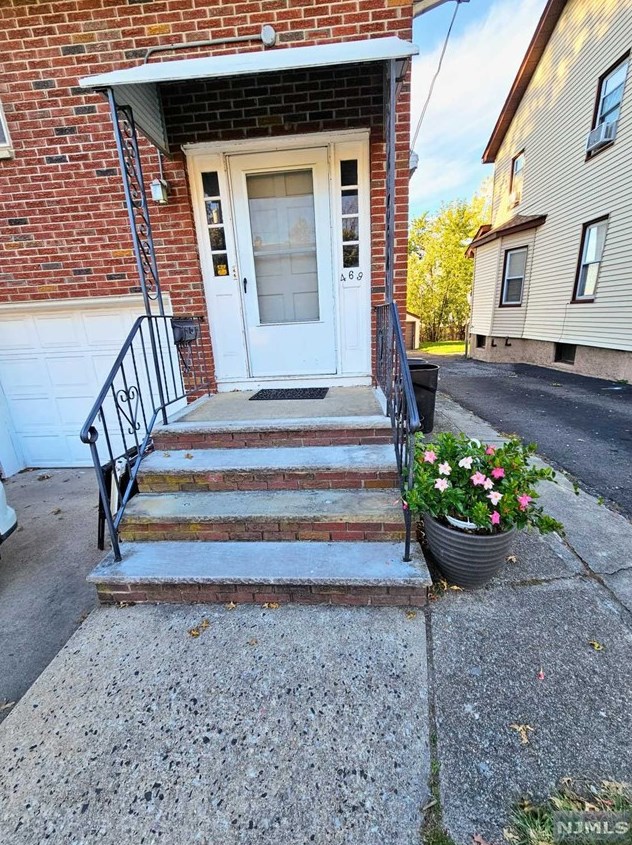 469 Stuyvesant Ave, Lyndhurst, NJ 07071