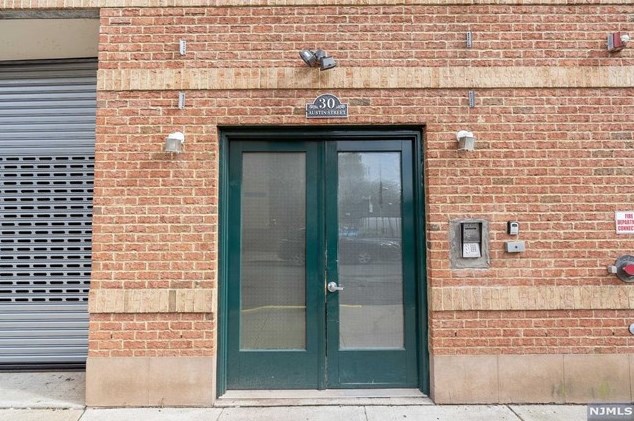 15 Tichenor Ln #404, Newark, NJ 07114