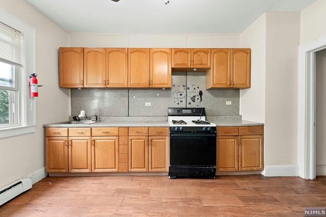 20 Poe Ave, Newark NJ  07106-1507 exterior