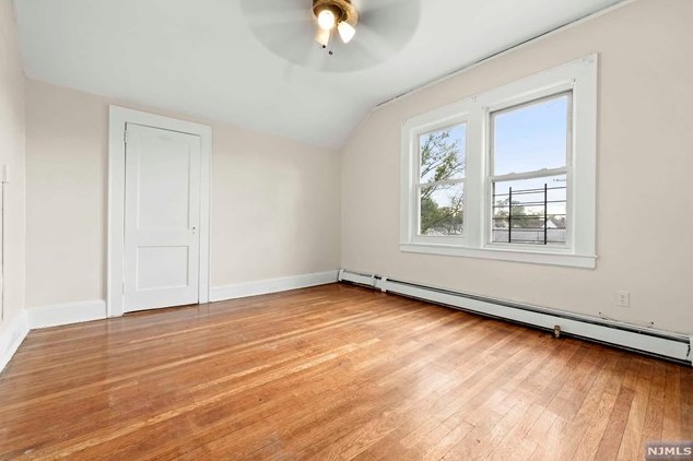 16 Poe Ave, Newark NJ  07106-1507 exterior
