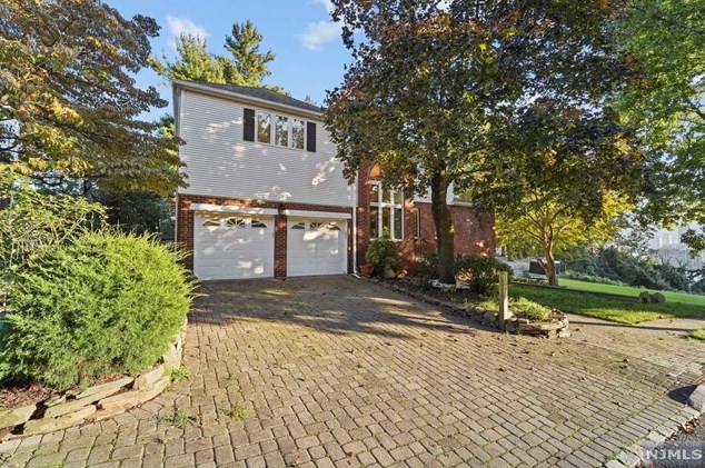 370 Oncrest Ter, Cliffside Park, NJ 07010