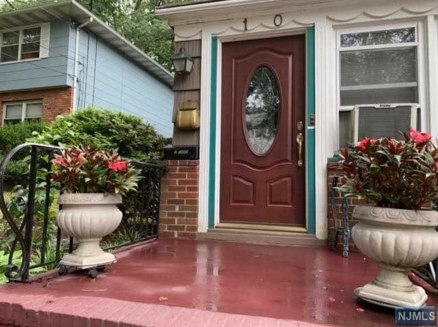 10 Lenox Ave #2nd Floor, Ridgewood, NJ 07450