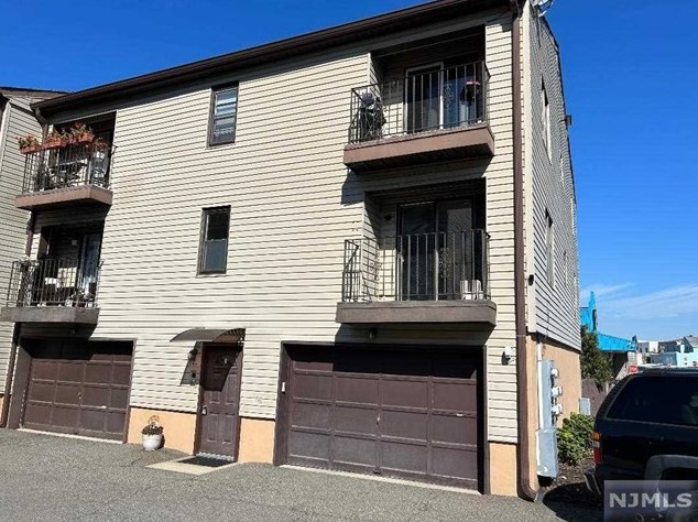 233 Midland Ave #201, Outwater, NJ 07026