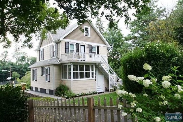 453 S Broad St, Ridgewood, NJ 07452