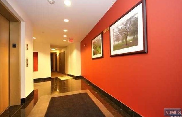 1100 River Rd Apt 105, Edgewater, NJ 07020