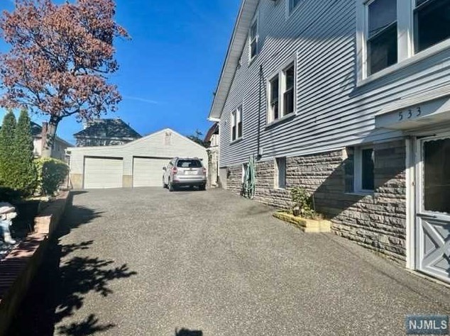 533 Victory Ave, Ridgefield, NJ 07657
