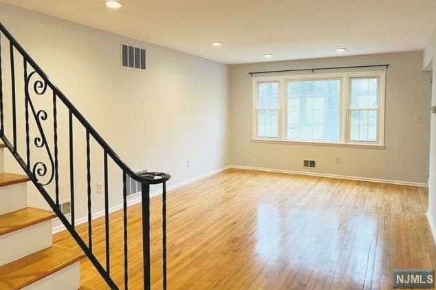 85 Forsythia Ln #a, Paramus, NJ 07652