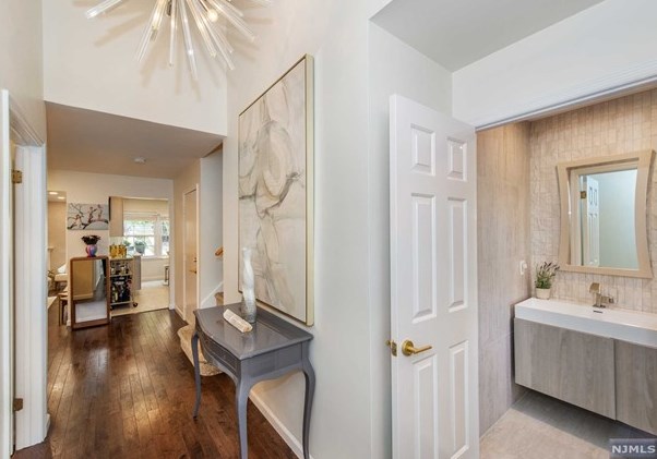 32 Allison Way, Emerson, NJ 07630