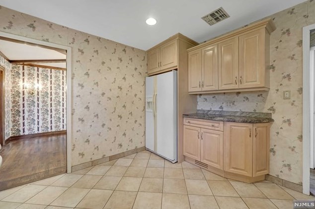 66 Washington Ave, Hillsdale NJ  07642-2840 exterior