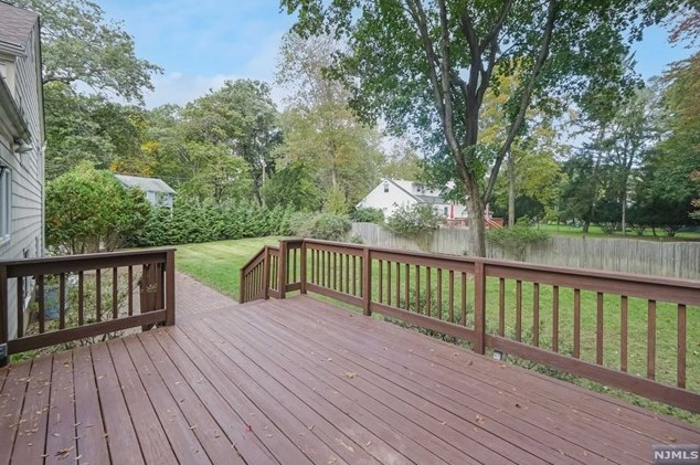 66 Washington Ave, Hillsdale NJ  07642-2840 exterior