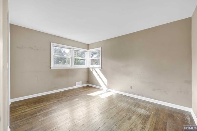 66 Washington Ave, Hillsdale NJ  07642-2840 exterior