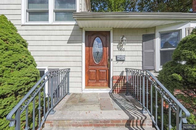 66 Washington Ave, Hillsdale NJ  07642-2840 exterior