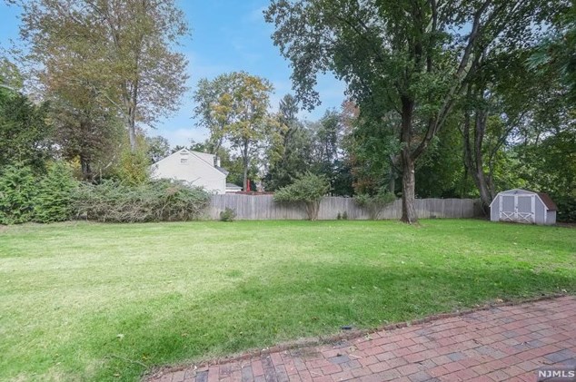 66 Washington Ave, Hillsdale NJ  07642-2840 exterior