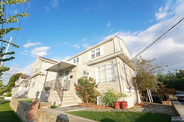 54 Jordan Ave #2, Wallington, NJ 07057