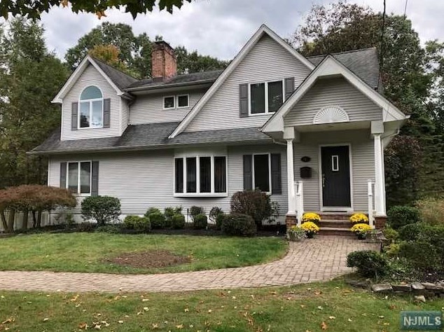 16 Wanamaker Ave, Mahwah, NJ 07430