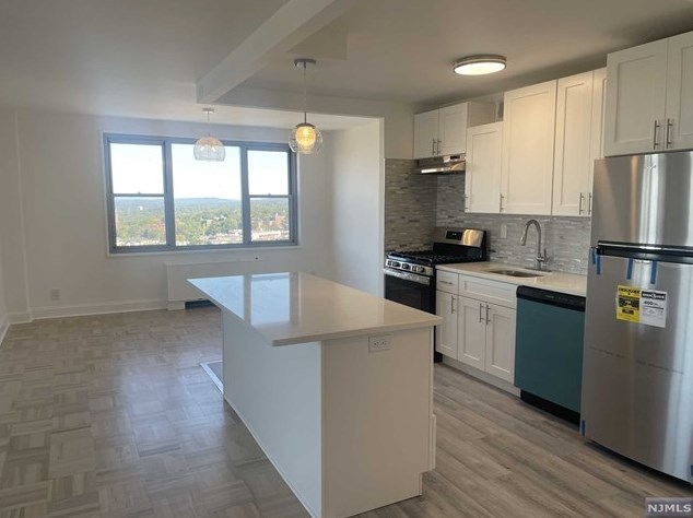 2100 Linwood Ave #22a, West Fort Lee, NJ 07024