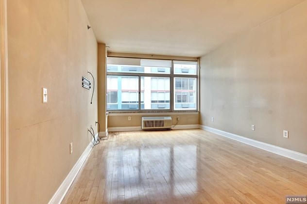 10 Regent St Apt 616, Jersey City, NJ 07302