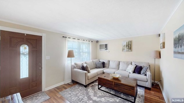 90 Hamilton Ave, Elmwood Park NJ  07407-2936 exterior