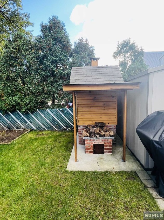 90 Hamilton Ave, Elmwood Park NJ  07407-2936 exterior