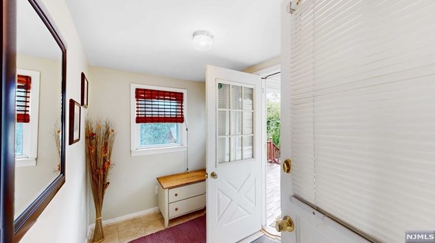 90 Hamilton Ave, Elmwood Park NJ  07407-2936 exterior