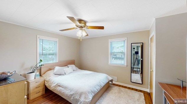 90 Hamilton Ave, Elmwood Park NJ  07407-2936 exterior