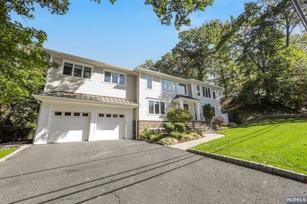 65 Holland Ave, Demarest, NJ 07627