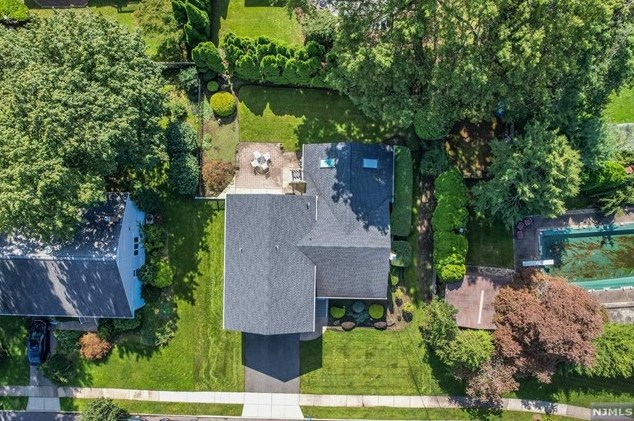 687 Schaefer Ave, Oradell, NJ 07649