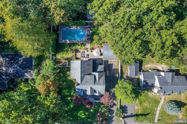 515 Summit Ave, Oradell, NJ 07649