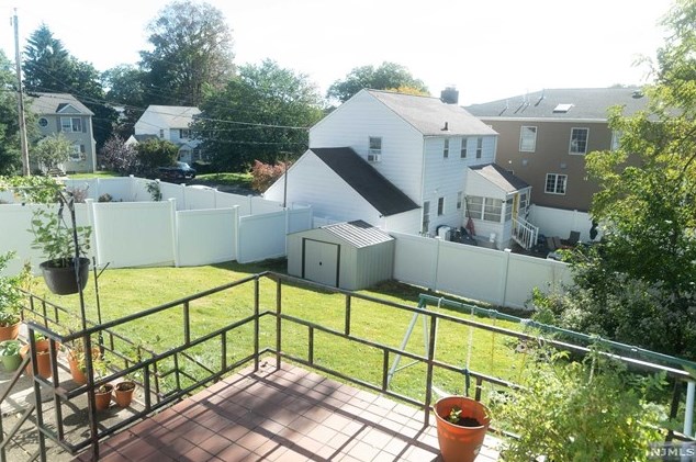 733 Colonial Ave, Union Center NJ 07083-7407 exterior