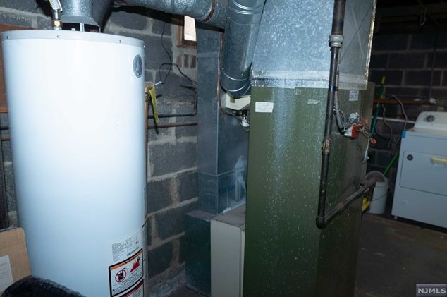 733 Colonial Ave, Union Center NJ 07083-7407 exterior