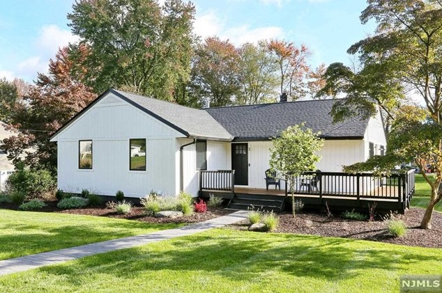 3 Marion Rd, Montvale, NJ 07645