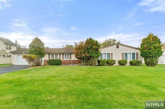 515 Hughes St, Rockleigh, NJ 07647