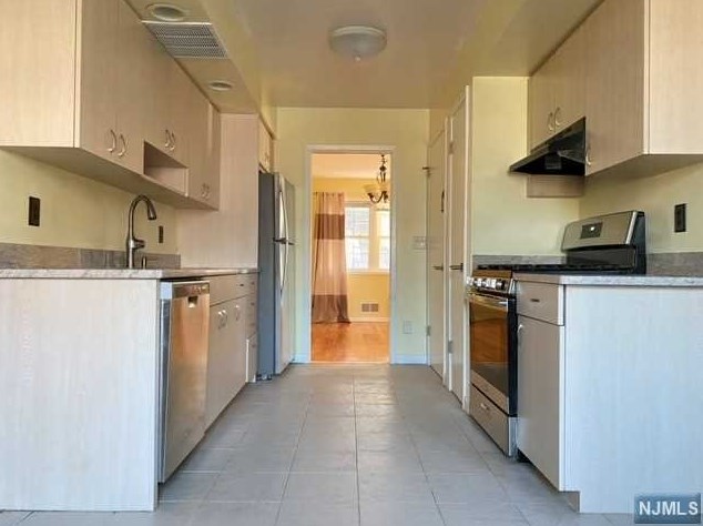 32 Davenport Ave #32, Tenafly, NJ 07670